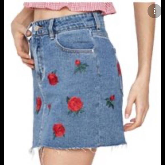 Redial Premium Denim Collection Button Down Skirt Red Roses Small - Picture 2 of 9